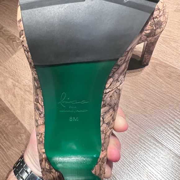 Lisa For Donald J Pliner Women's Rawna Pump - Picture 5 of 5